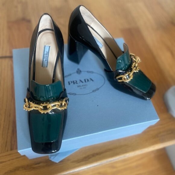 $890 PRADA Gold Chain Statement Loafer Pump New w/Box -  S 8,5/9 IT - Picture 1 of 16